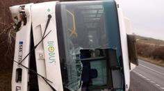 V Turecku havaroval minibus. Při srážce s náklaďákem zemřelo 13 lidí