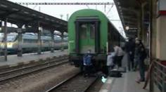 VIDEO: Spadl z perónu, zabil jej rychlík EuroCity