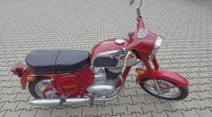 Pětice mužů měla krást historické motorky. Pro gang si došla zásahová jednotka
