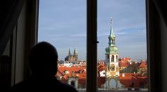 V Česku kvete udavačství! Lidé práskají ze závisti i pro balík peněz