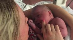 Žena vysílala porod na Facebooku. Sledovalo ji přes 200 tisíc lidí