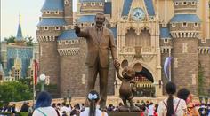 Disneyland pomůže s očkováním na covid-19, odbaví tisíce lidí denně