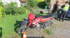 Podnapilý na motorce vezl dvě děti bez helmy. Měl zavinit nehodu, hrozí mu pět let