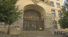 Obří razie v Praze: Kriminalisté zasahovali i na magistrátu a VZP
