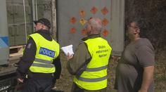 Kontroly na hranici se Slovenskem pokračují. Policie otočila dvě cisterny