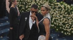 Celebrity se předvedly na Met Gala. Letos vzdaly hold černošským designérům
