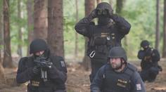 Muž střílel v lese s upravenou zbraní. Doma schovával další munici