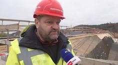 Na stavbě Dvoreckého mostu v Praze se podílí okolo 150 lidí