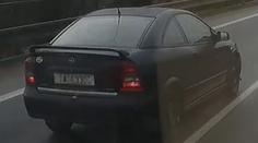 Agresivní řidič za volantem. Hnal se přes plnou čáru, ohrozil několik lidí