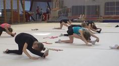 Mladé ukrajinské gymnastky trénují s českými. Hrůzy války si ale nesou s sebou