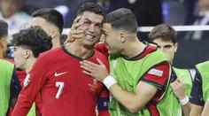 Plakal a pak schytal kritiku. Ronaldo po smolném Euru vrací úder