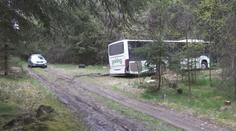 V lese u hranic s Německem našli opuštěný autobus!