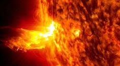 Zemi hrozí solární superbouře. Máme tři indicie, varuje americký úřad