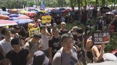 VIDEO: V ulicích Hongkongu opět propukly masivní protesty