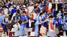 Parádní gesto. Japonští fanoušci po šokující výhře uklízeli odpadky