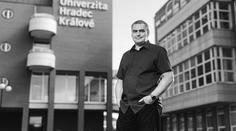 Univerzita Hradec Králové truchlí: Její rektor prohrál boj o život, bylo mu 51 let