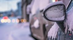 Další důvod, proč nenechávat auto před jízdou zahřívat na volnoběh. Řidič přišel o oktávku