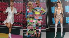 CENY MTV: Šílené oblečky, Miley Cyrus jako prase a nadávky!