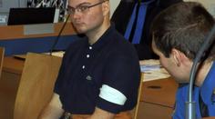 Bestie! Studentce téměř uřízl hlavu nožem, pak šel klidně na gyros!