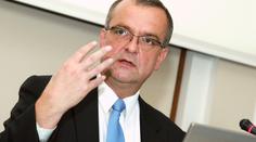 MINISTR KALOUSEK FYZICKY NAPADL MLADÍKA! Ten ho měl urážet...