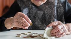 Půjdete do důchodu po roce 2030? Penze vám nejspíš o hodně klesne