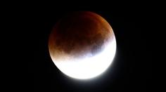 Blíží se magický úplněk! Takový Měsíc většina lidí ještě neviděla