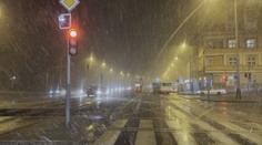 Sníh v Česku zkomplikoval dopravu. Meteorologové zpřísnili výstrahu
