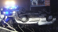 Opilec otočil auto na střechu. "Já ho neřídil," tvrdil