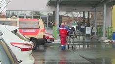 Sokolovské nemocnici došla místa. Pacienti museli přes půl republiky