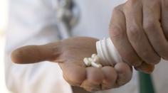 Antibiotika často nezabírají. Předepisují se, i když to není potřeba, míní lékař