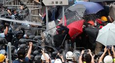 Masivní protesty v Hongkongu nekončí, lidé se střetli s policií!