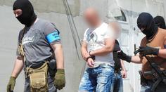 To je moc! Bachař z Pankráce kšeftoval s cigaretami