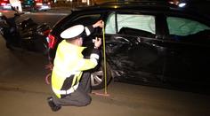 Auto vjelo do cesty motorkářovi, skončil polámaný v nemocnici