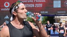 Fuksa zvládl šílenou výzvu. Olympijský vítěz uběhl maraton pod tři hodiny