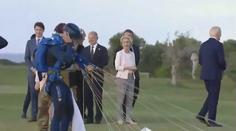 Prezident Biden šokoval na summitu G7. Video obletělo svět