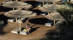 Desítky lidí žalují hotel v Hurghadě kvůli jídlu! Podával syrové kuřecí