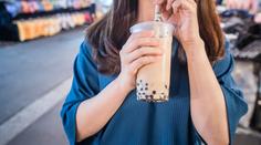 Dívka (14) vypila příliš bubble tea. Stovka kuliček jí uvízla ve střevech