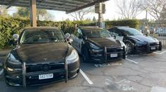 Policisté si pořídili elektromobily Tesla. Po necelém roce se jich radši zbavují