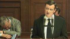 Schwarzenberg podřimoval, na chvilku i usnul