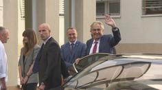 Miloše Zemana při nástupu do nemocnice doprovázela dcera!