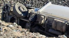 Na jihu Čech se převrátilo popelářské auto. Jeden z pracovníků na místě zemřel