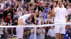 Největší senzace v historii Wimbledonu. Šokoval i Čech!