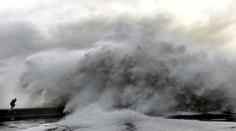 Japonskou Okinawu postihlo zemětřesení. Hrozí tsunami