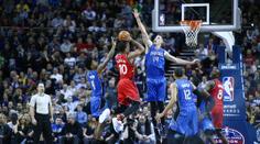 Londýnské drama vyhrálo Toronto. NBA v Evropě nadchla