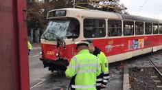 Na křižovatce v Praze se srazily tramvaje! Zranilo se pět lidí