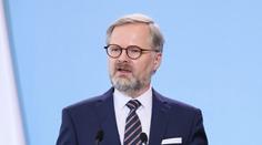 Uprchlíky nezvládáte, chlubíte se prací krajů. Primátora rozčílil premiér Fiala