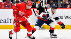 Vrána se vrátil do NHL, Caps mu děkovali emotivním videem. Krásné, říká Čech