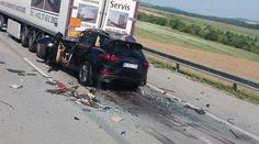 Osobní auto se na D1 zaklínilo pod náklaďák, řidič neměl šanci přežít