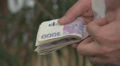Mladí Češi se zadlužují stále častěji. Půjčují si na bydlení i běžné výdaje