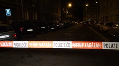 Měl střílet po muži a autem najížděl do policistů! Doma schovával arzenál